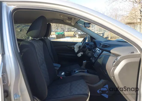 2017 Nissan Rogue Sport Sv z USA, uszkodzony, nr VIN JN1BJ1CP9HW004614